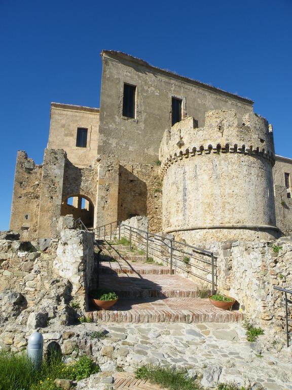 B&B Villa Sveva Rocca Imperiale Exterior foto